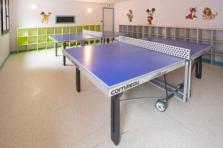 salle d'activité ping pong